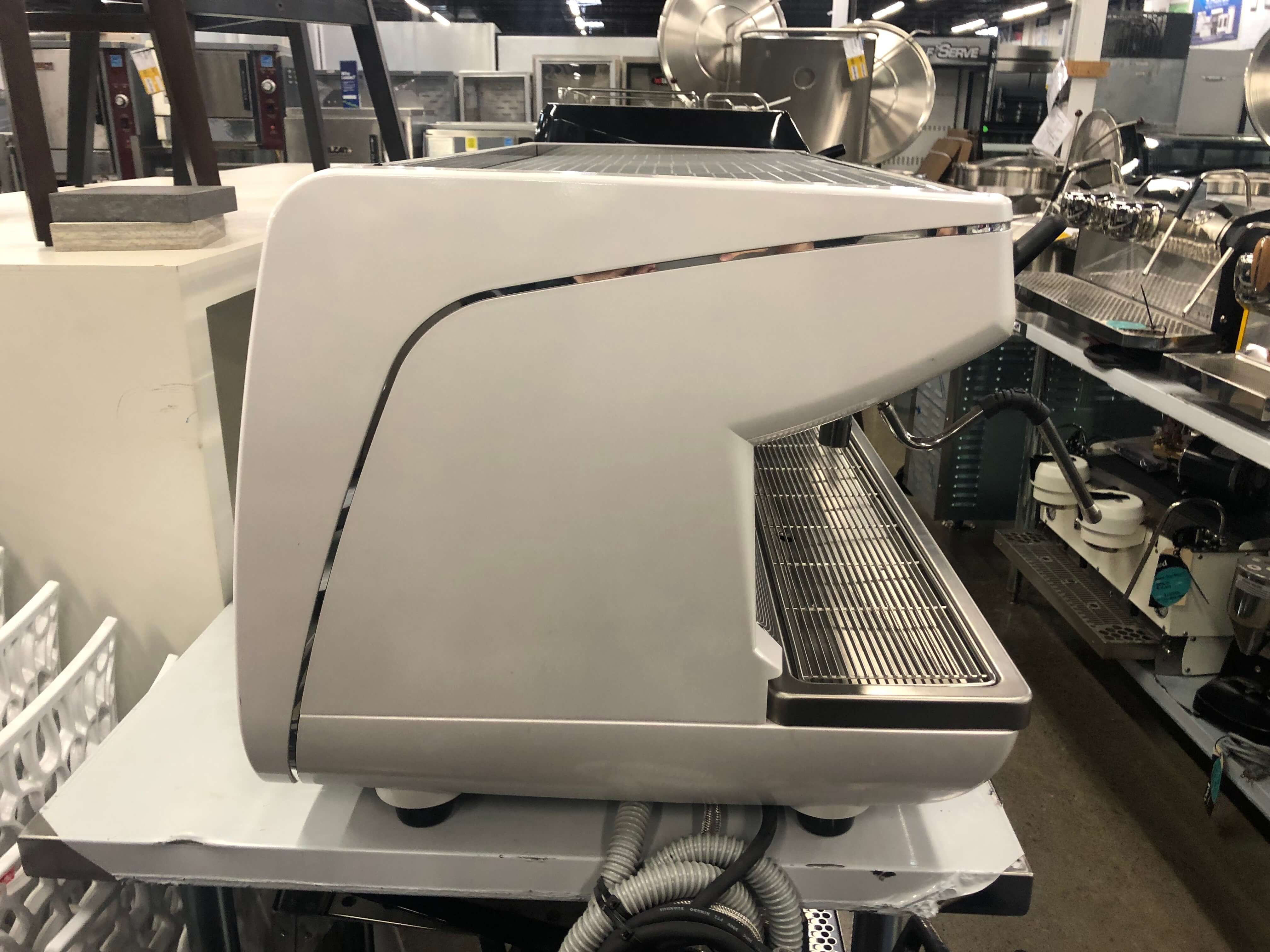 Nuova Simonelli Appia Life Coffee Machine 3 Group