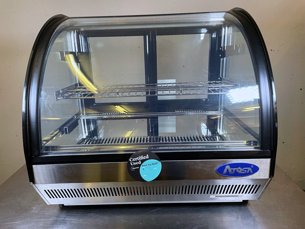 Atosa CRDC-35 Refrigerated Curved Case