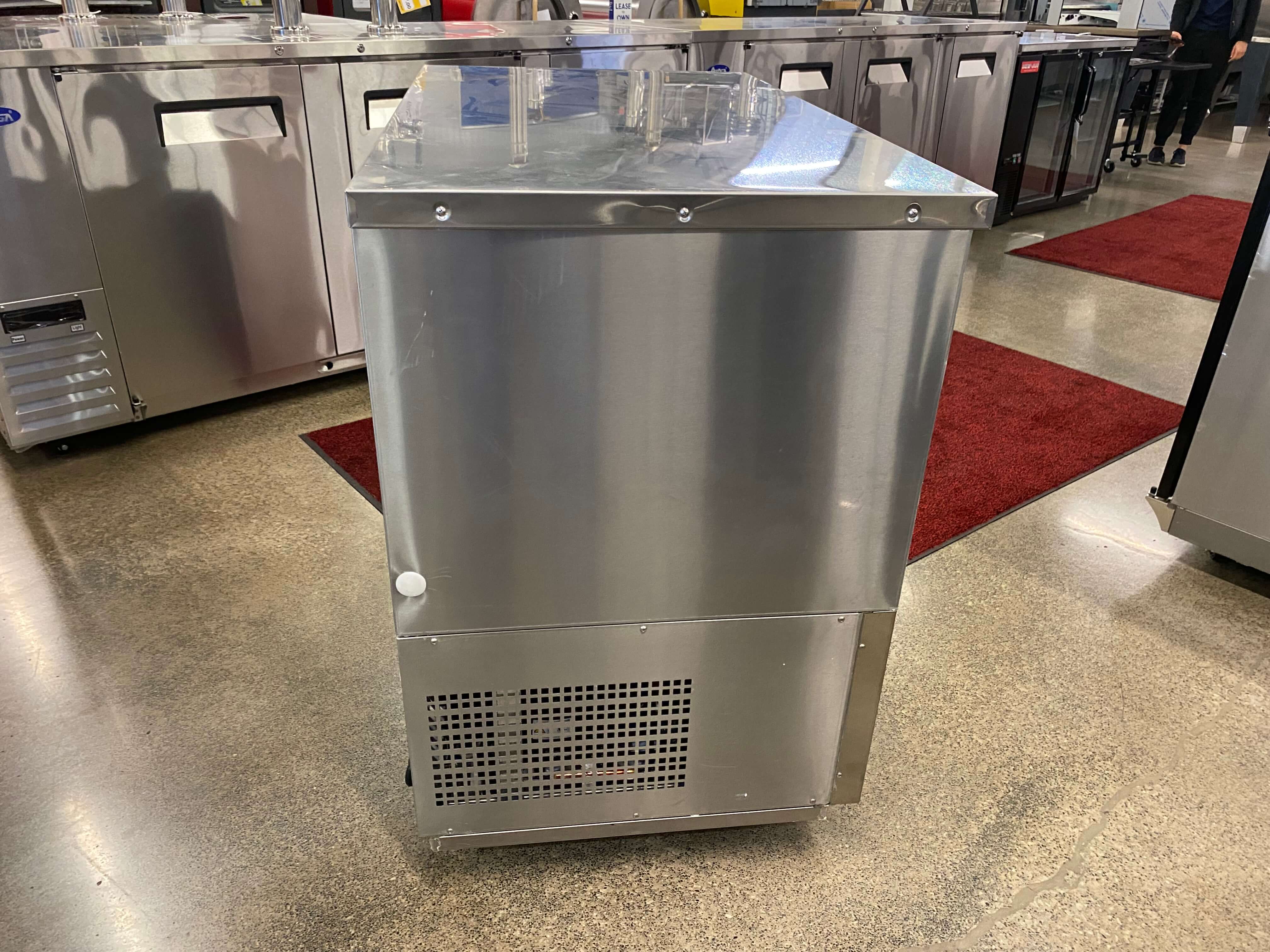 Thumbnail - Atosa MBB48GR Back Bar Solid Door Cooler