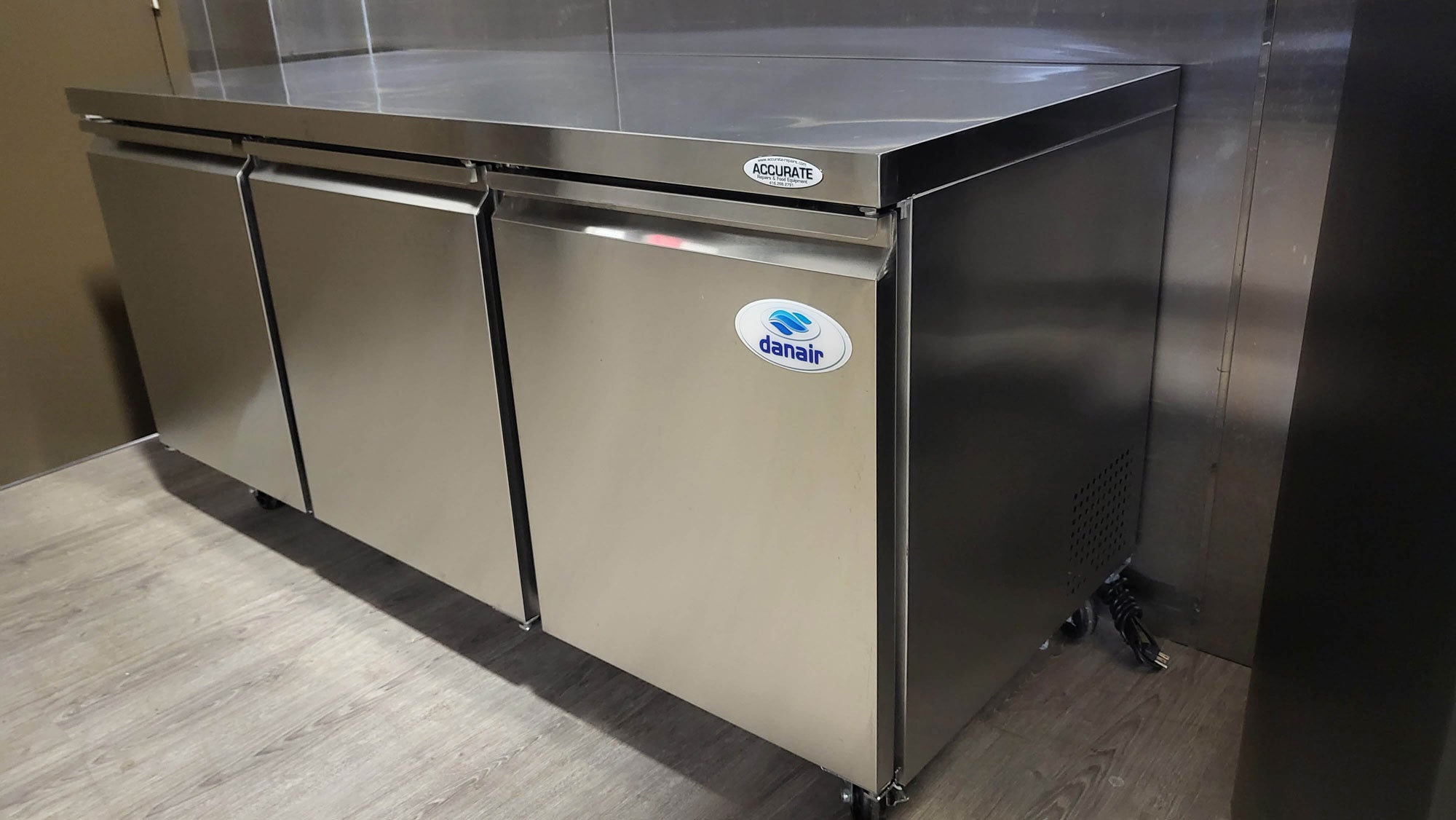 Danair UUC72R-E-HC Refrigerator