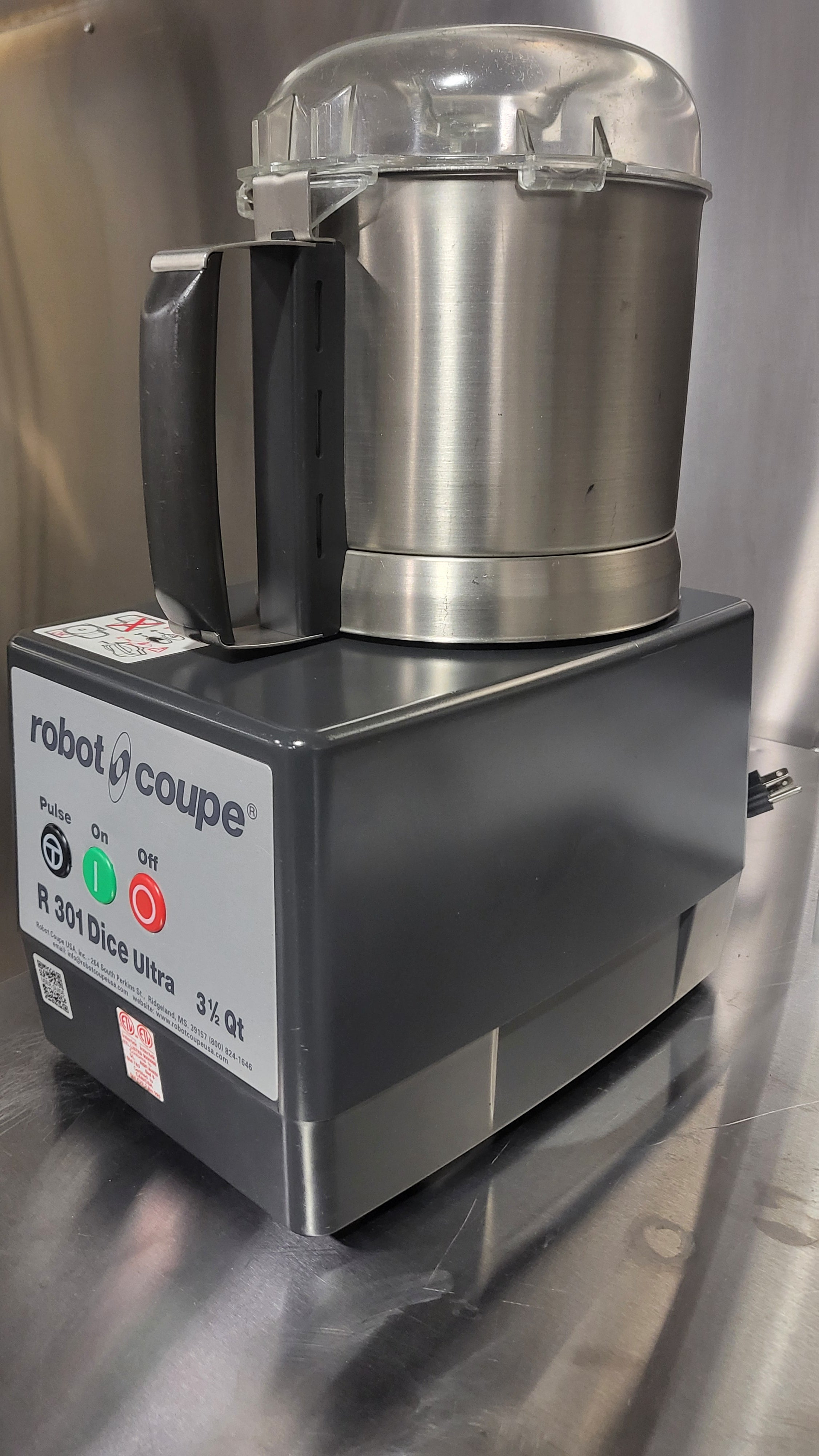 Robot Coupe R301-ULTRA-DICE Continuous Feed Food Processor / Dicer With 3.5 QT Stainless Steel Bowl