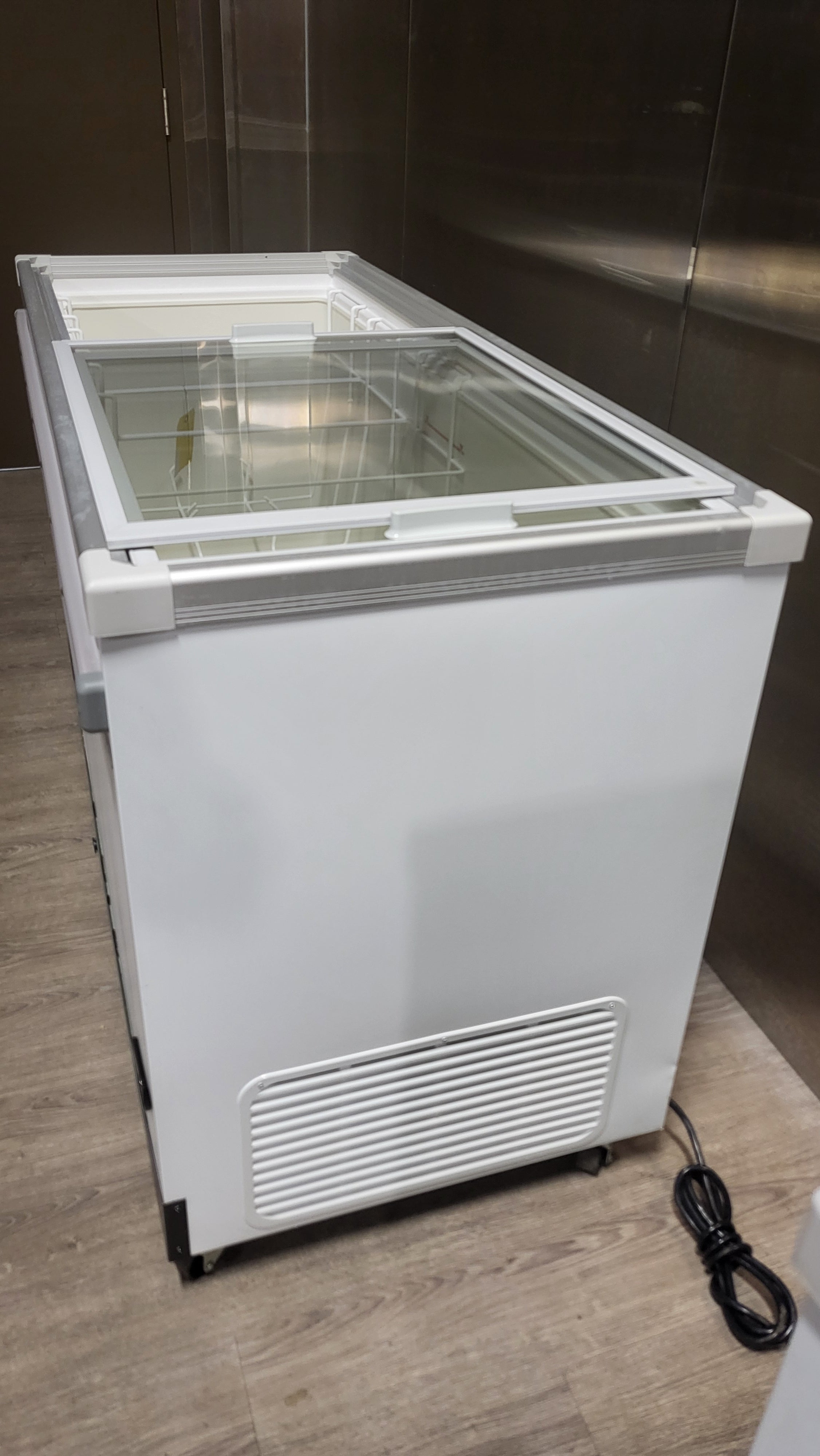 Thumbnail - Celcold THG-520-MIC2 Ice Cream Cabinet