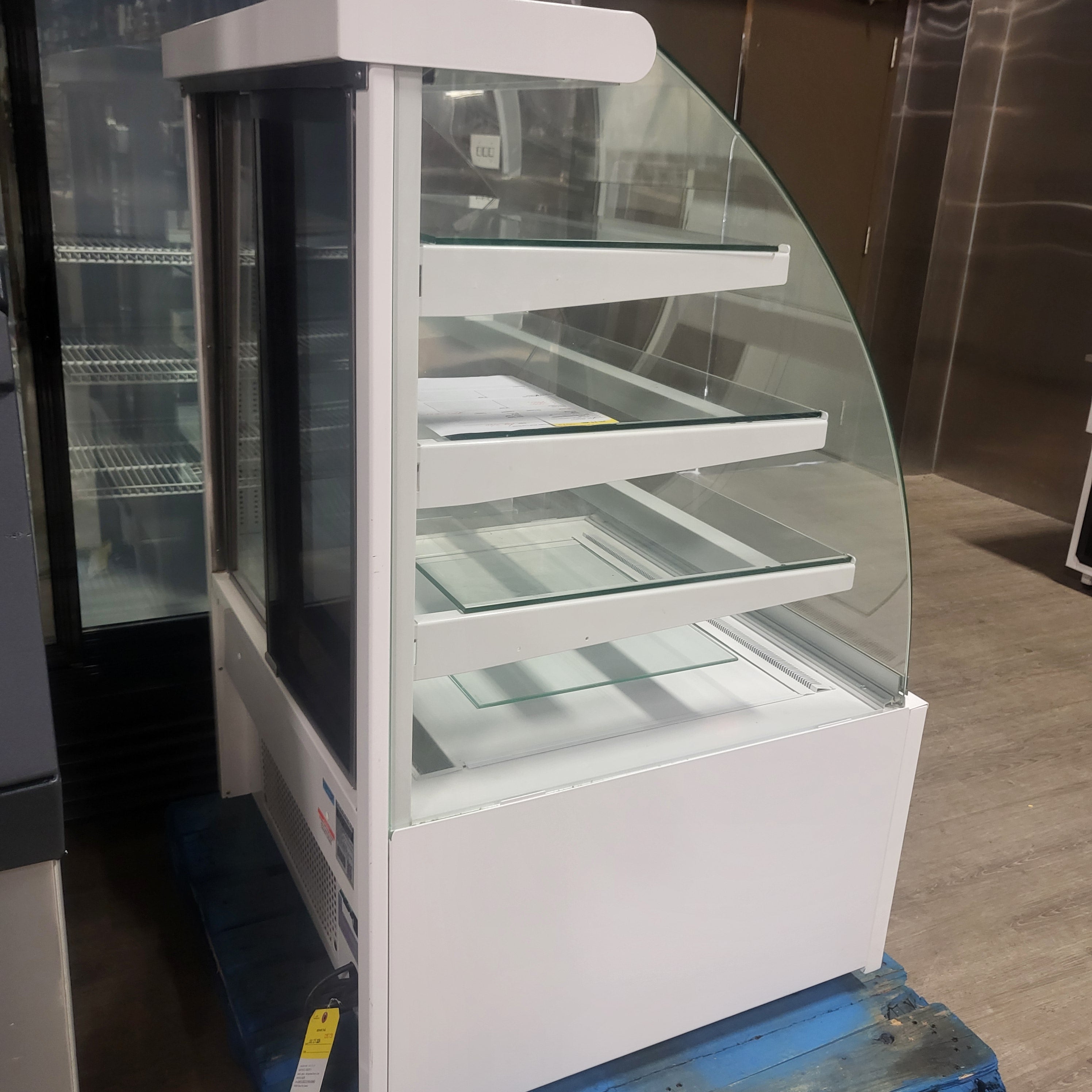 Igloo DJCP3 Refrigerated Pastry Case