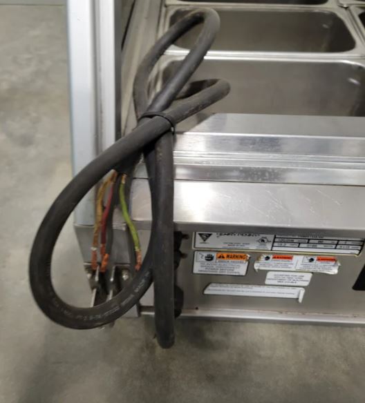 Thumbnail - Henny Penny HMR103 42" Heated 3 Well Merchandiser