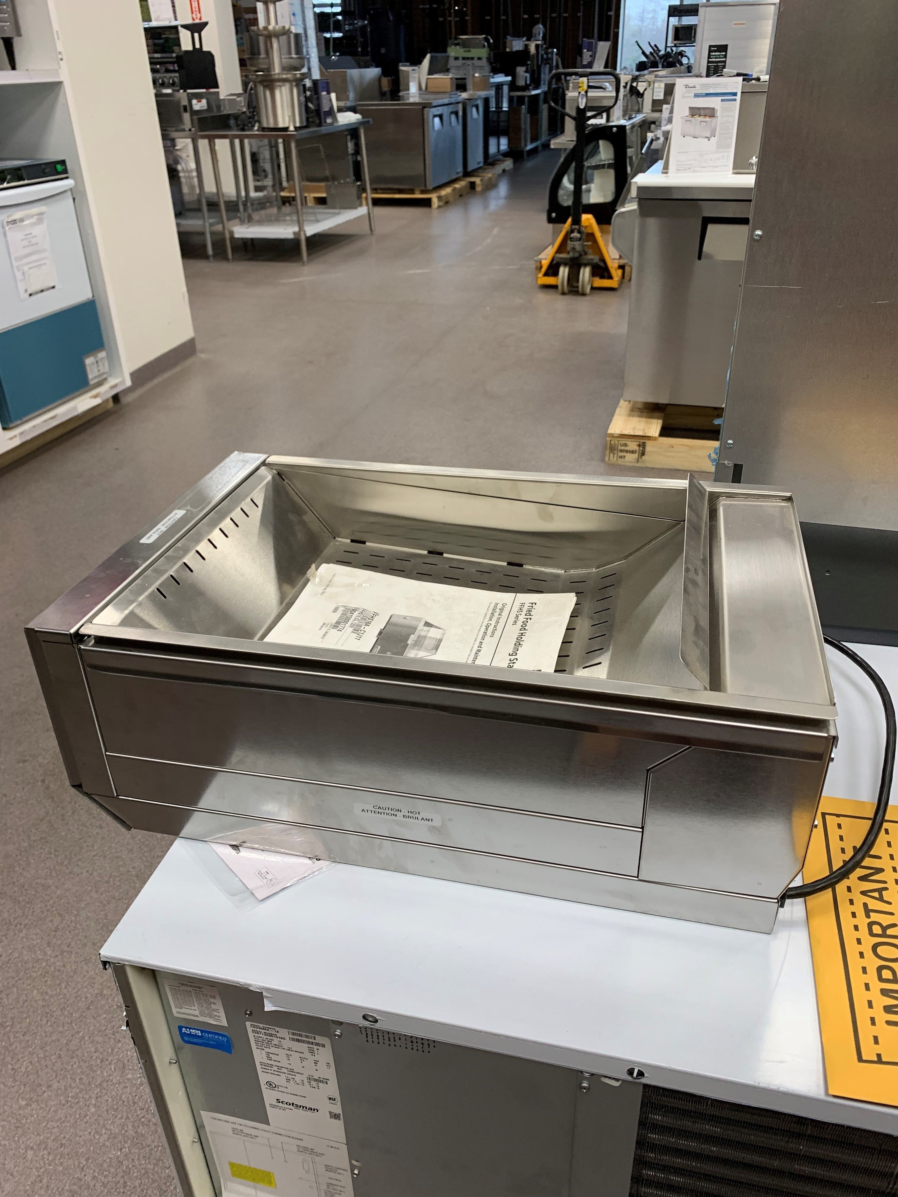 Thumbnail - Merco  FFHS16A-C1G11 Closed Loop Fried Food Holding Station