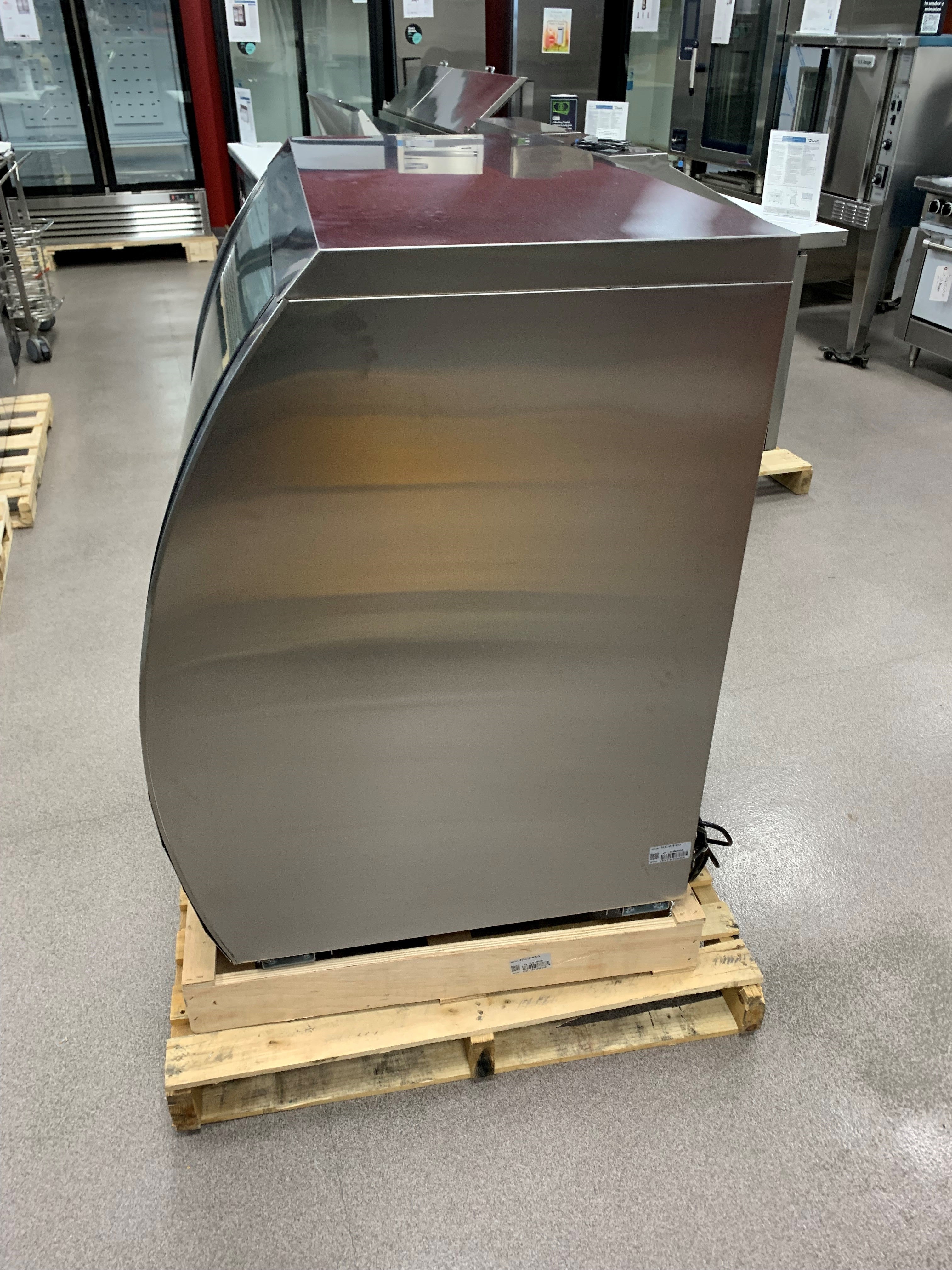 Thumbnail - New Air NDC-018-CG Curved Glass Refrigerated Deli Case