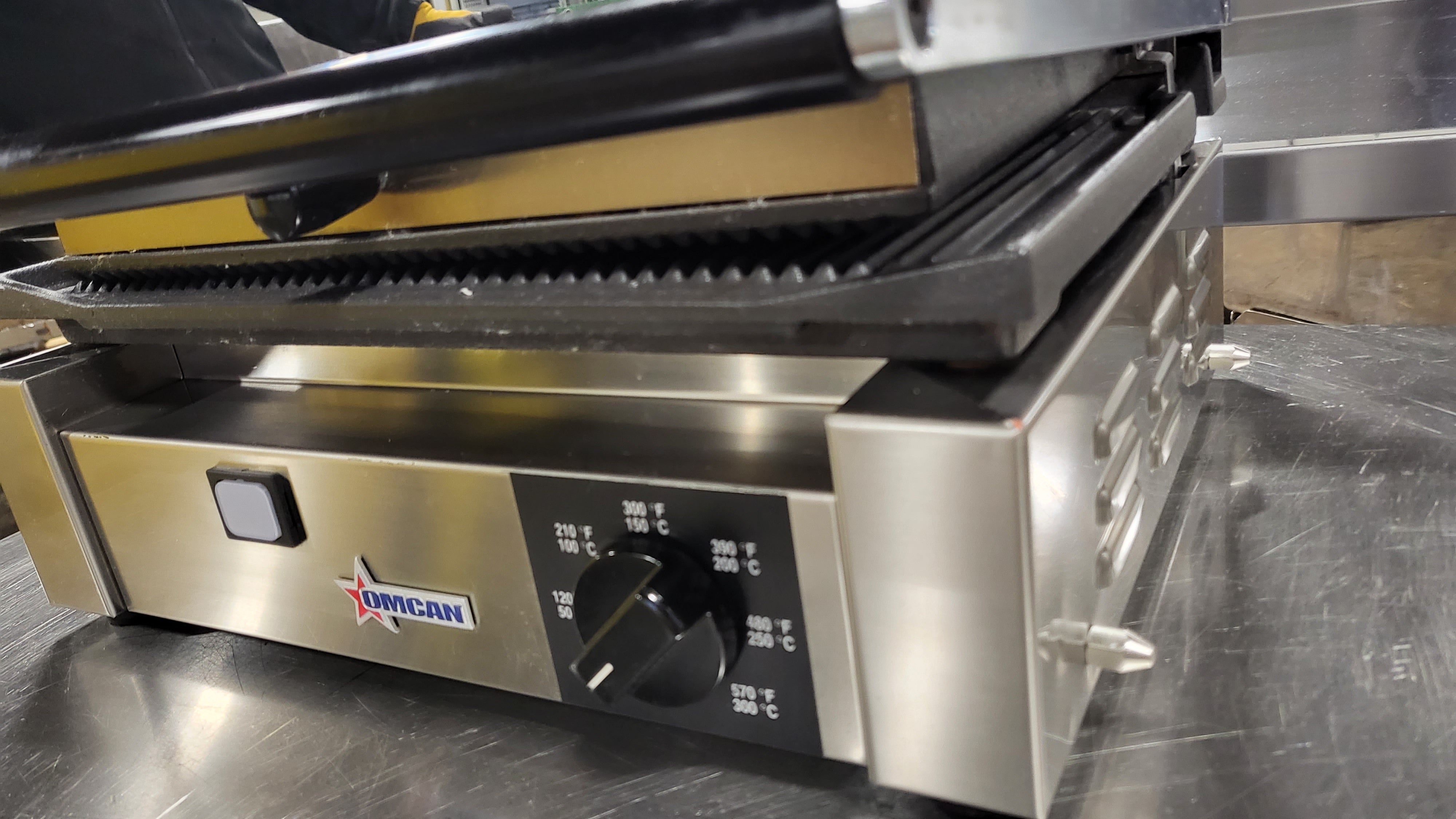 Thumbnail - Omcan SG301 Panini Grill (3)