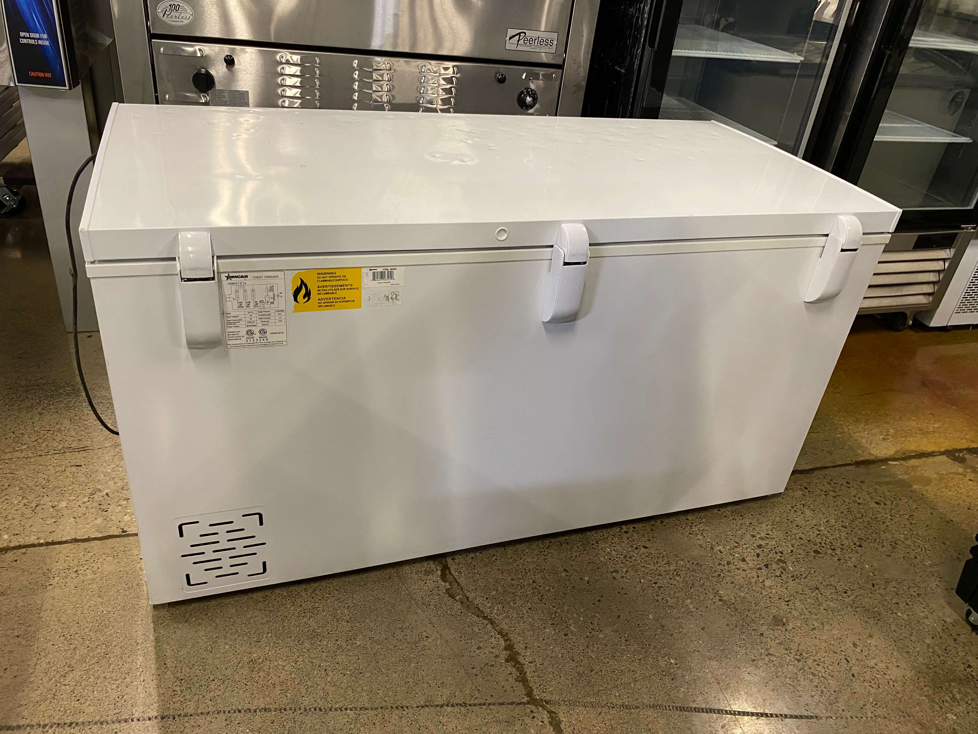 Thumbnail - Omcan 46504 Chest Freezer with Flat Top (6)