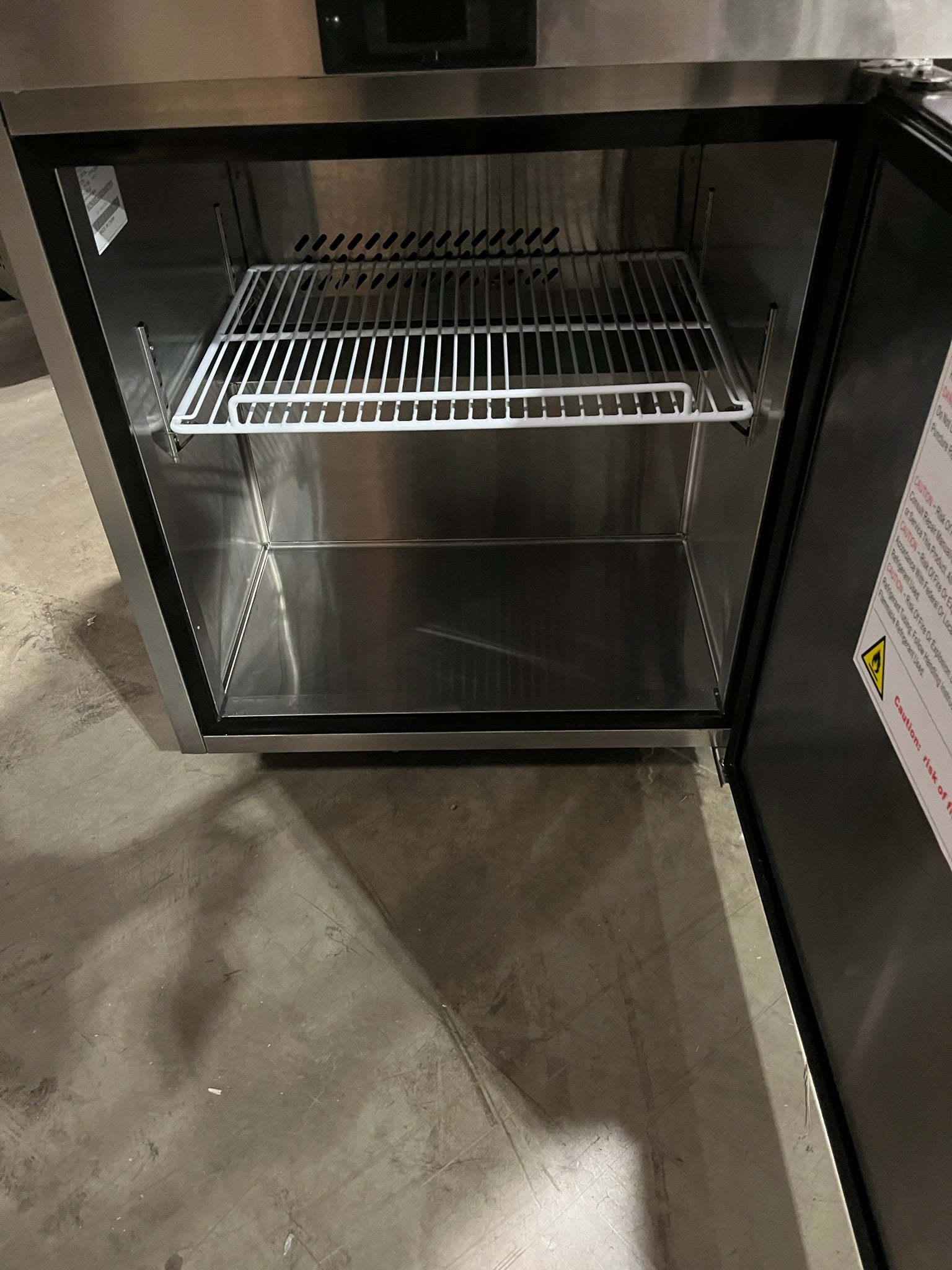 Thumbnail - Atosa MGF8405GR Undercounter Freezer (3)