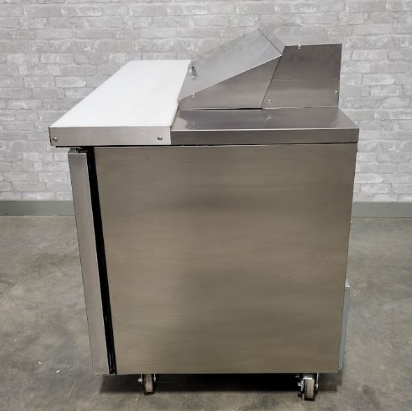 Thumbnail - True TSSU-48-10-HC Sandwich Prep Table