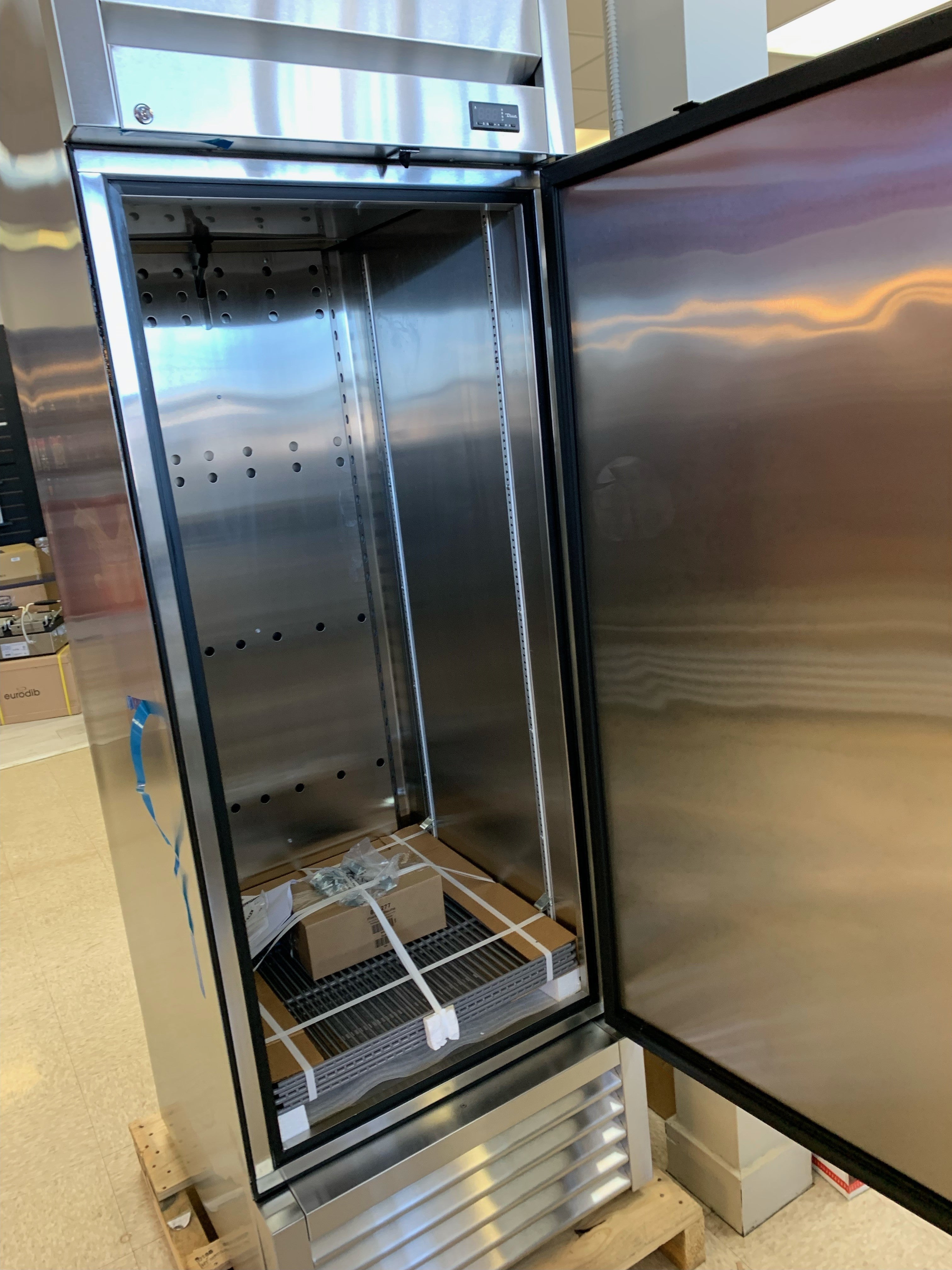 Thumbnail - True TS-23F-HC Solid Door Reach-In Freezer